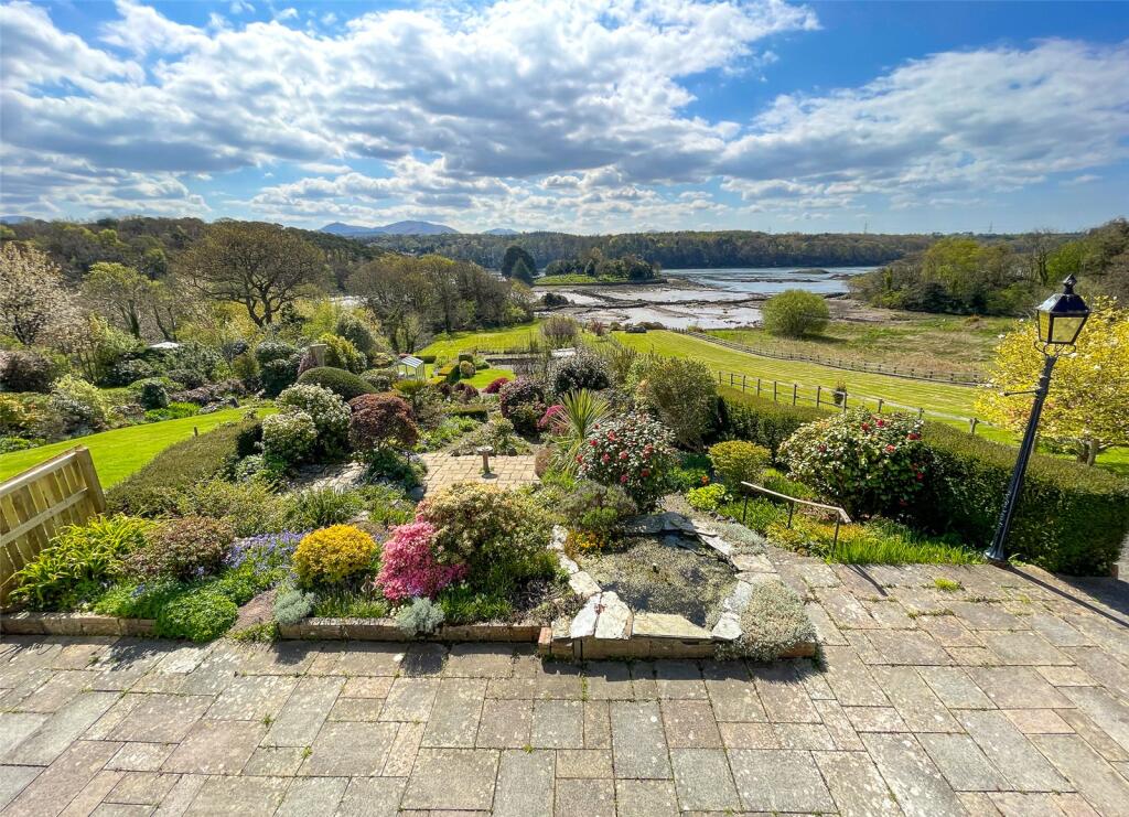 4 bedroom semidetached house for sale in Holyhead Road, Menai Bridge