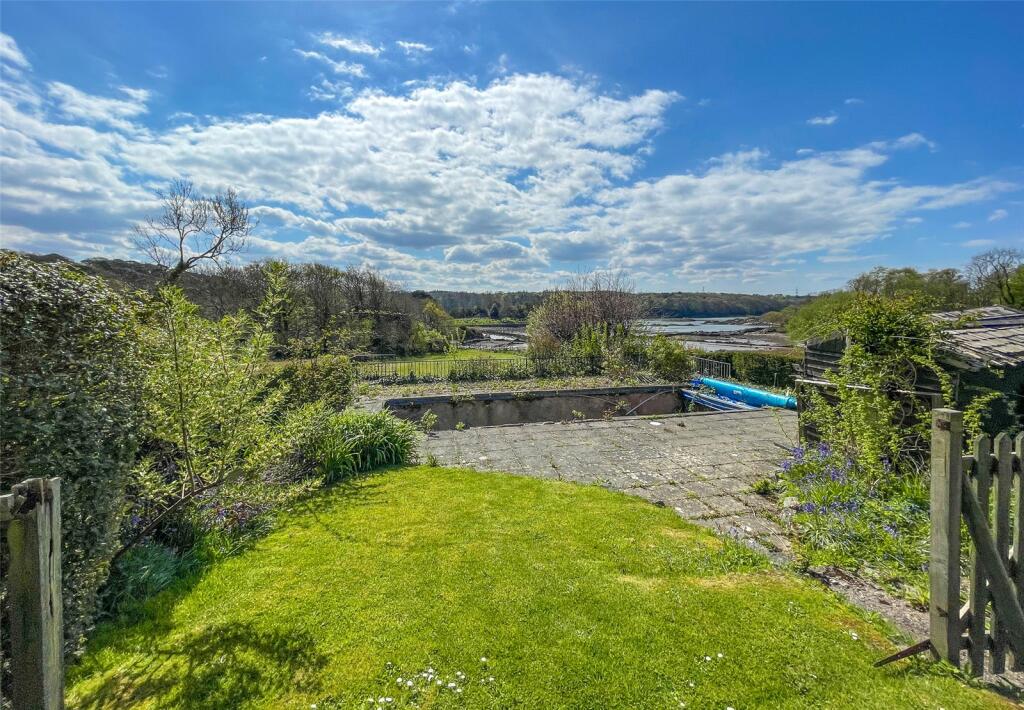 4 bedroom semidetached house for sale in Holyhead Road, Menai Bridge