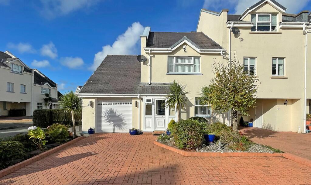 3 bedroom end of terrace house for sale in Hen Gei Llechi, Y Felinheli