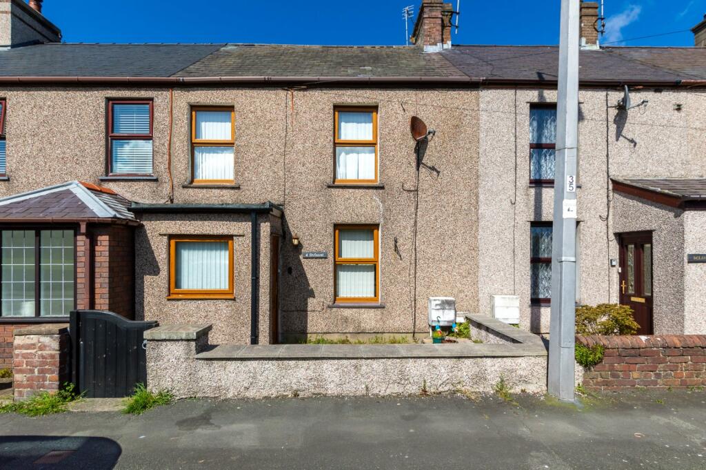 2 bedroom terraced house for sale in Ffordd Caergybi, Llanfairpwll