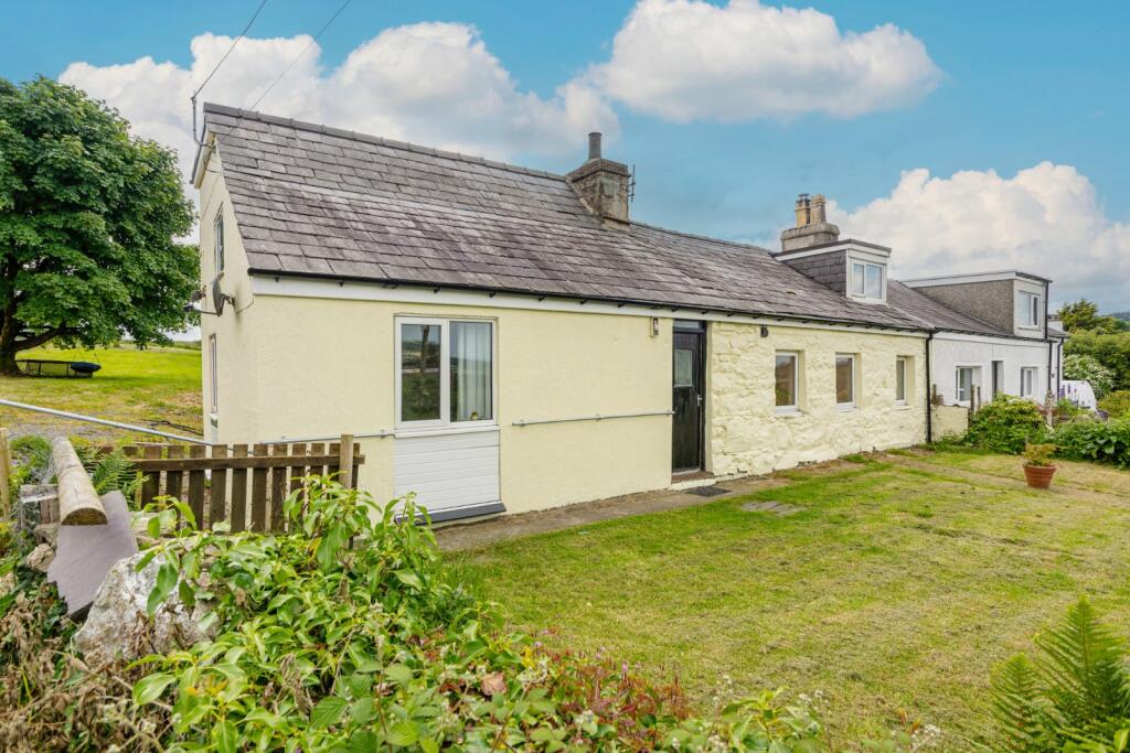 5 bedroom semidetached house for sale in Gefnan, Mynydd Llandygai