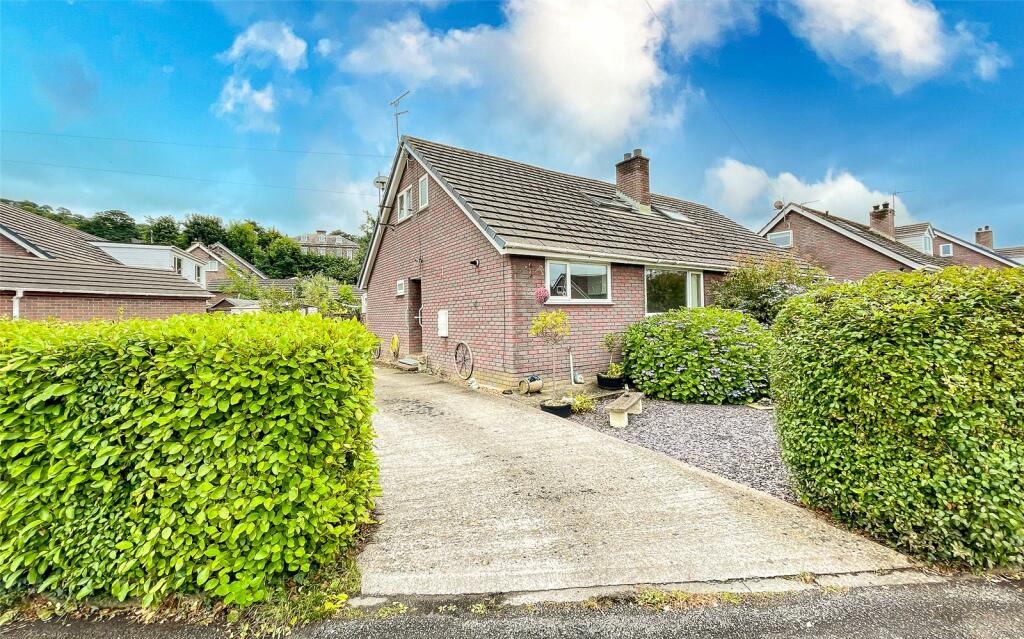 3 bedroom bungalow for sale in Maes Dolfor, Llanfairfechan, Conwy, LL33