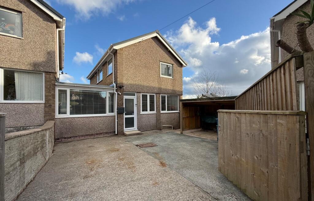 Main image of property: Llwyn Hudol, Bangor, Gwynedd, LL57