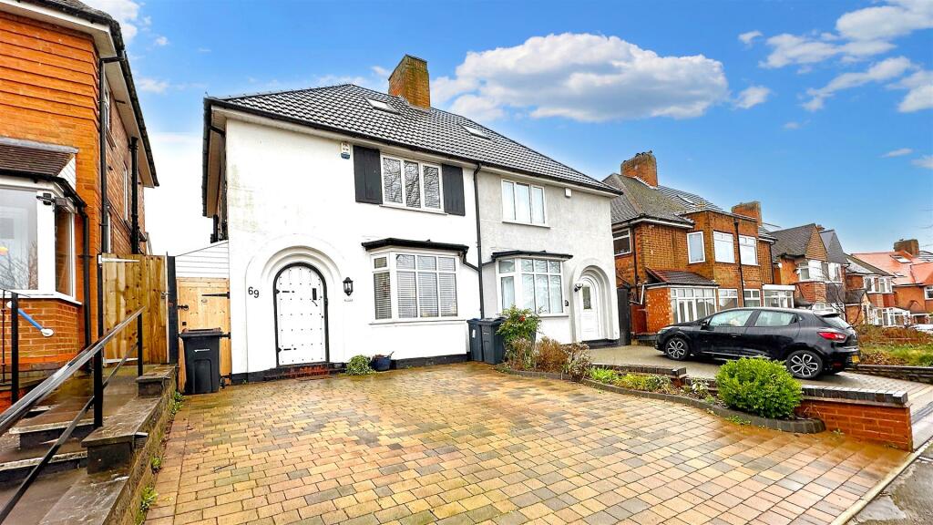3 bedroom semidetached house for sale in Lewis Road, Stirchley