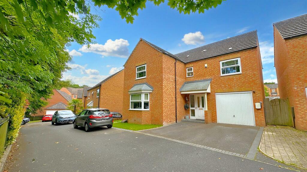 4 bedroom detached house for sale in Oakville Drive, Bournville