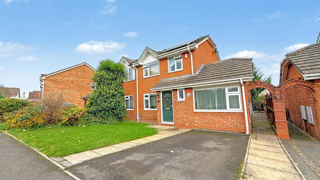 Main image of property: York Close, Bournville, Birmingham