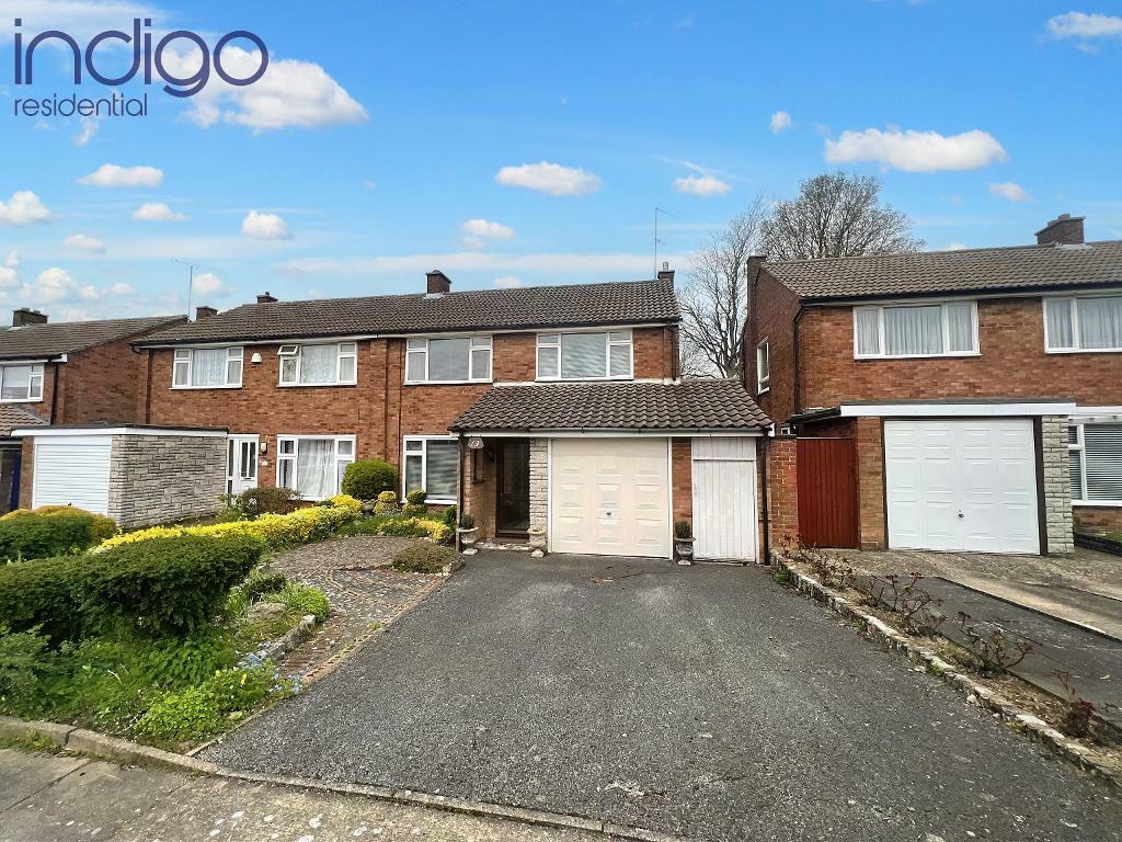 3 bedroom semidetached house for sale in Stanmore Crescent, Leagrave