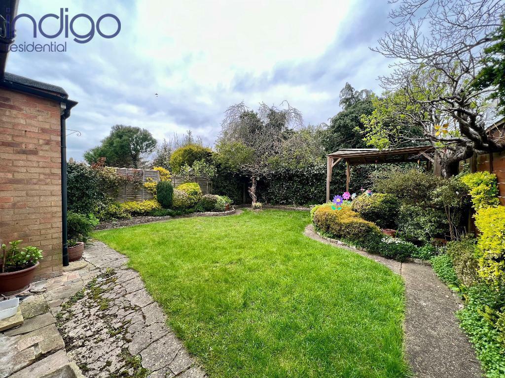 3 bedroom semidetached house for sale in Stanmore Crescent, Leagrave