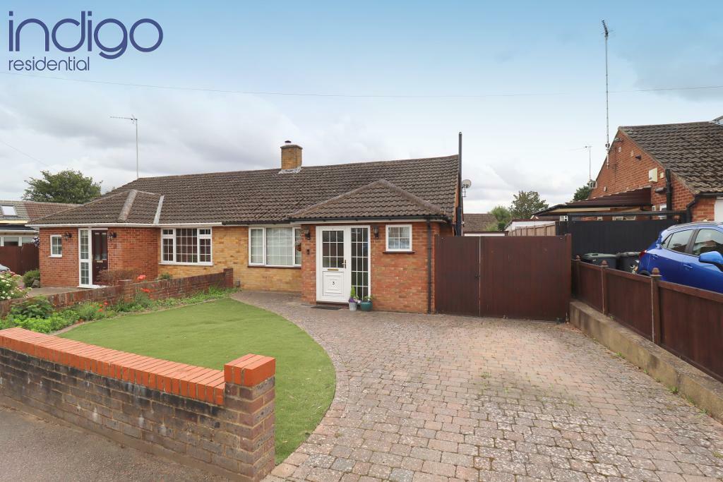 2 bedroom bungalow for sale in Calverton Road, Limbury Mead, Luton