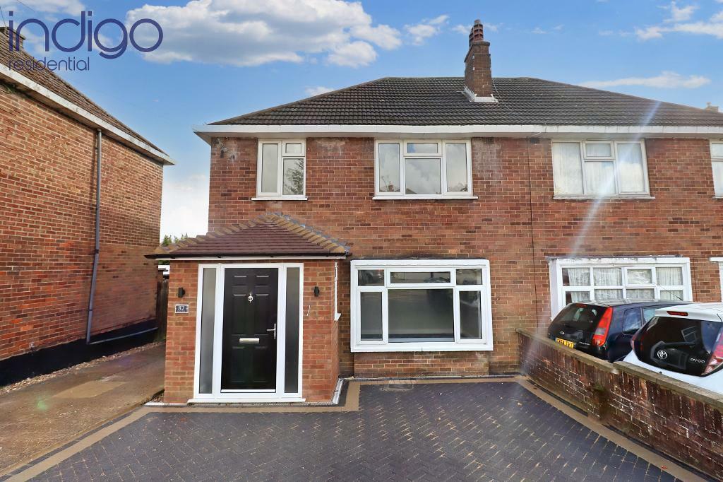 3 bedroom semidetached house for sale in Hill Rise, Sundon Park, Luton
