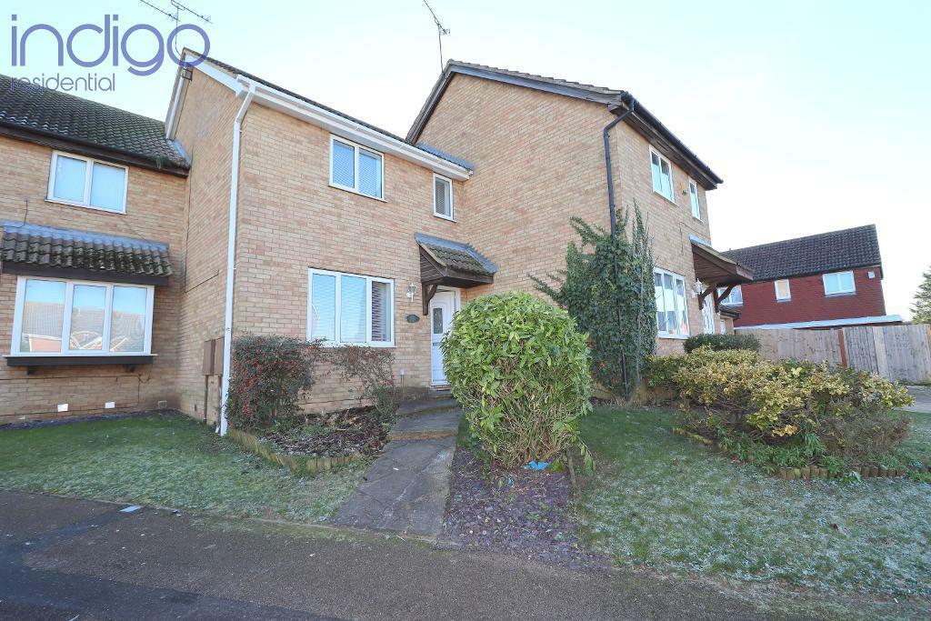 3 bedroom terraced house for sale in Fieldfare Green, Birds Estate