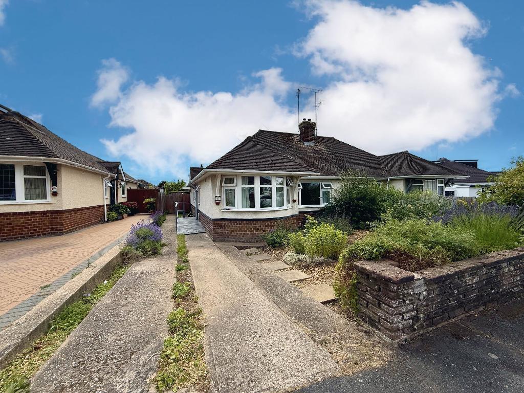 Main image of property: Laburnum Close, Warden Hills, Luton, Bedfordshire, LU3 2DR