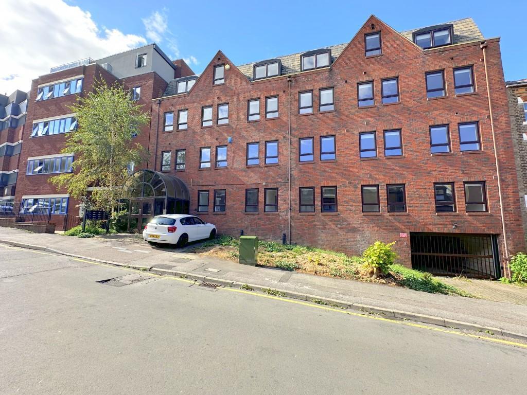 Main image of property: Rothesay Road, Luton, LU1 1QZ