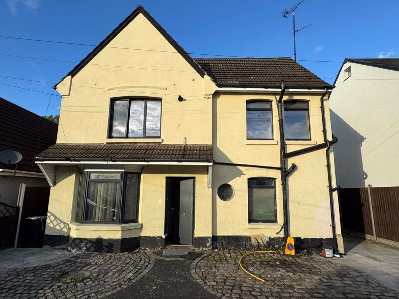 Main image of property: Dunstable Road, Kingsway, Luton, Bedfordshire, LU4 8DL