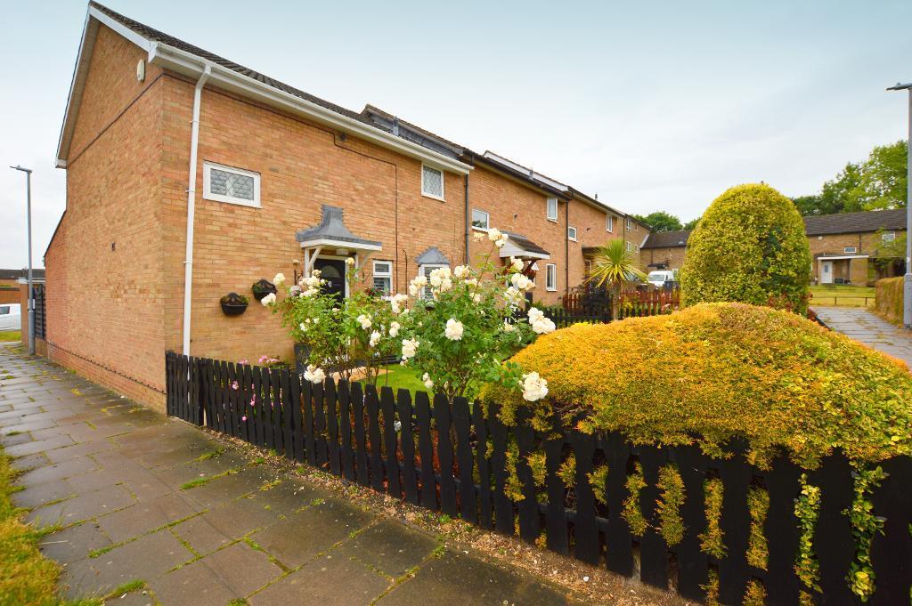 3 bedroom end of terrace house for sale in Olympic Close, Marsh Farm
