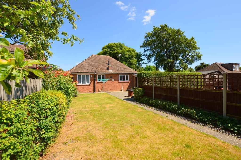 2 bedroom bungalow for sale in Sundon Road, Houghton Regis, Dunstable