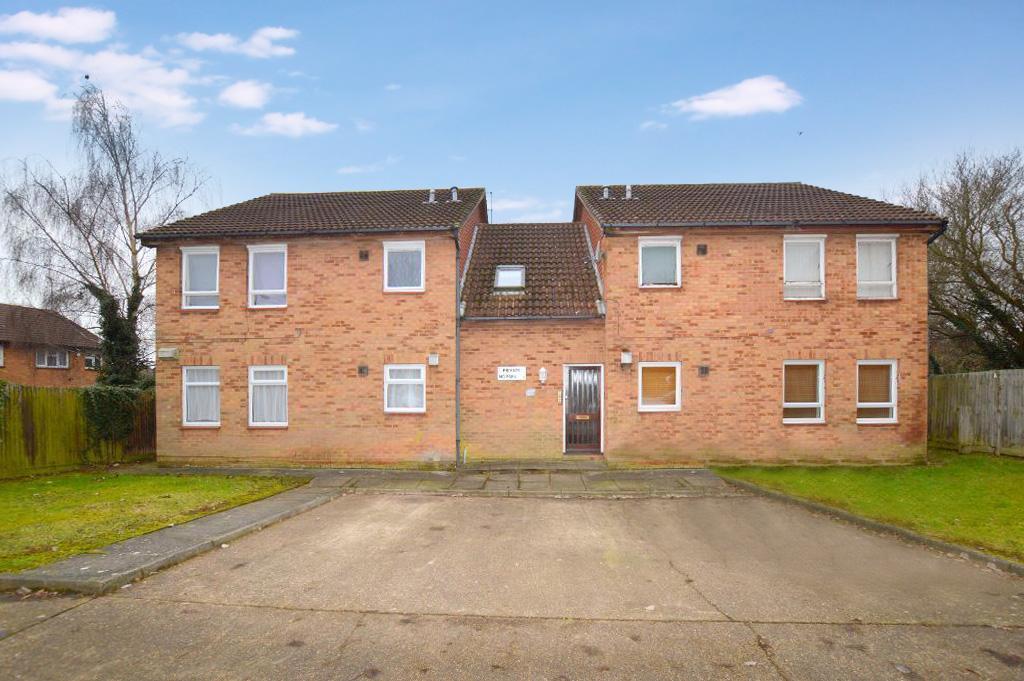 Studio apartment for sale in Glenfield Road, Warden Hills, Luton