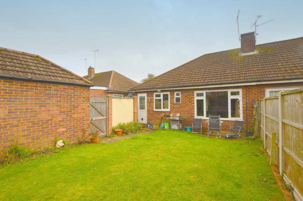 3 bedroom bungalow for sale in Rossfold Road, Sundon Park, Luton, Bedfordshire, LU3 3HJ, LU3