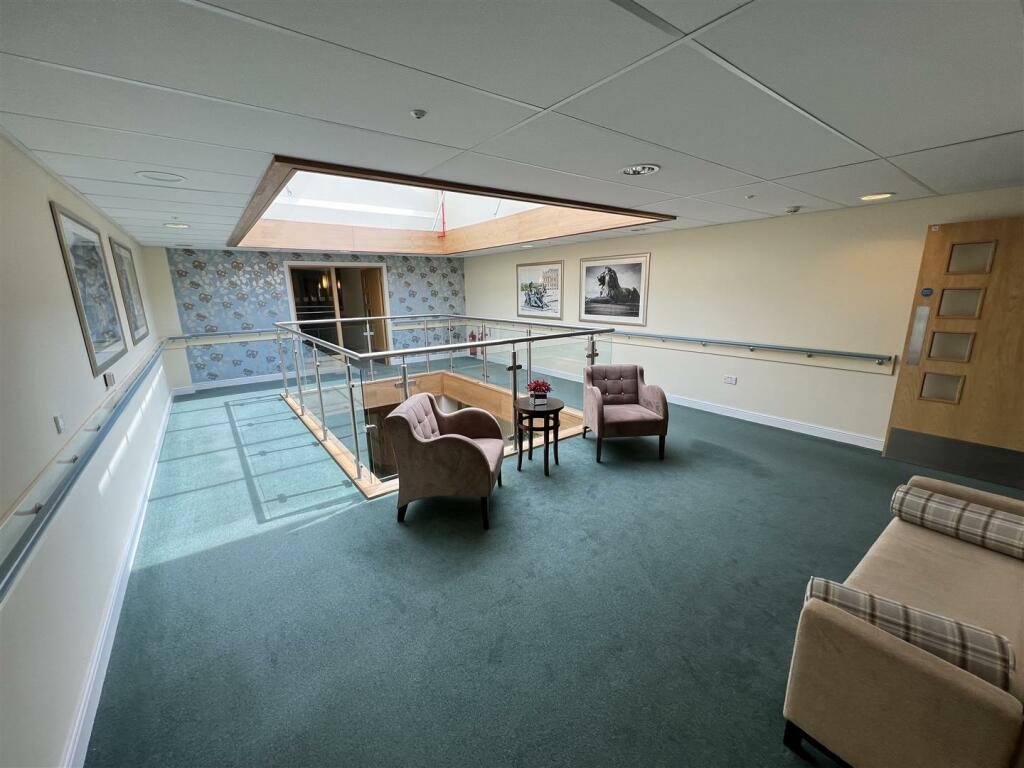 2 bedroom flat for sale in Greenwich Gardens, 34 Greenwich Drive North