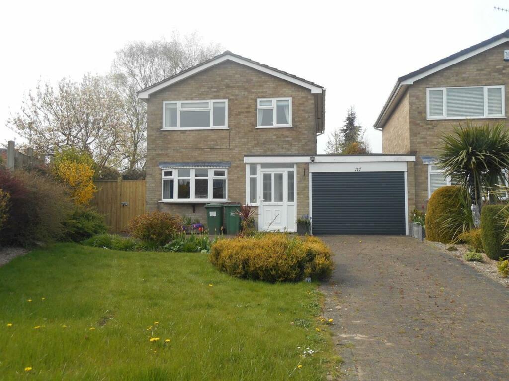 3 bedroom detached house for rent in Elm Tree Avenue, Kilburn