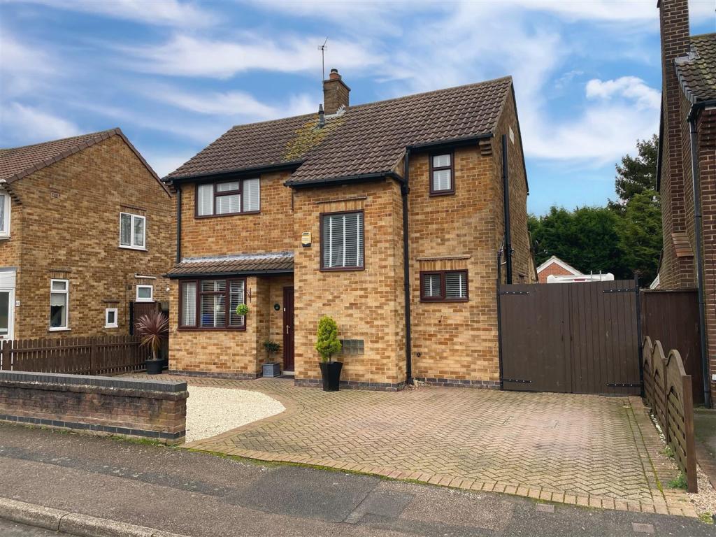 3 bedroom detached house for sale in Jubilee Road, Shelton Lock, Derby