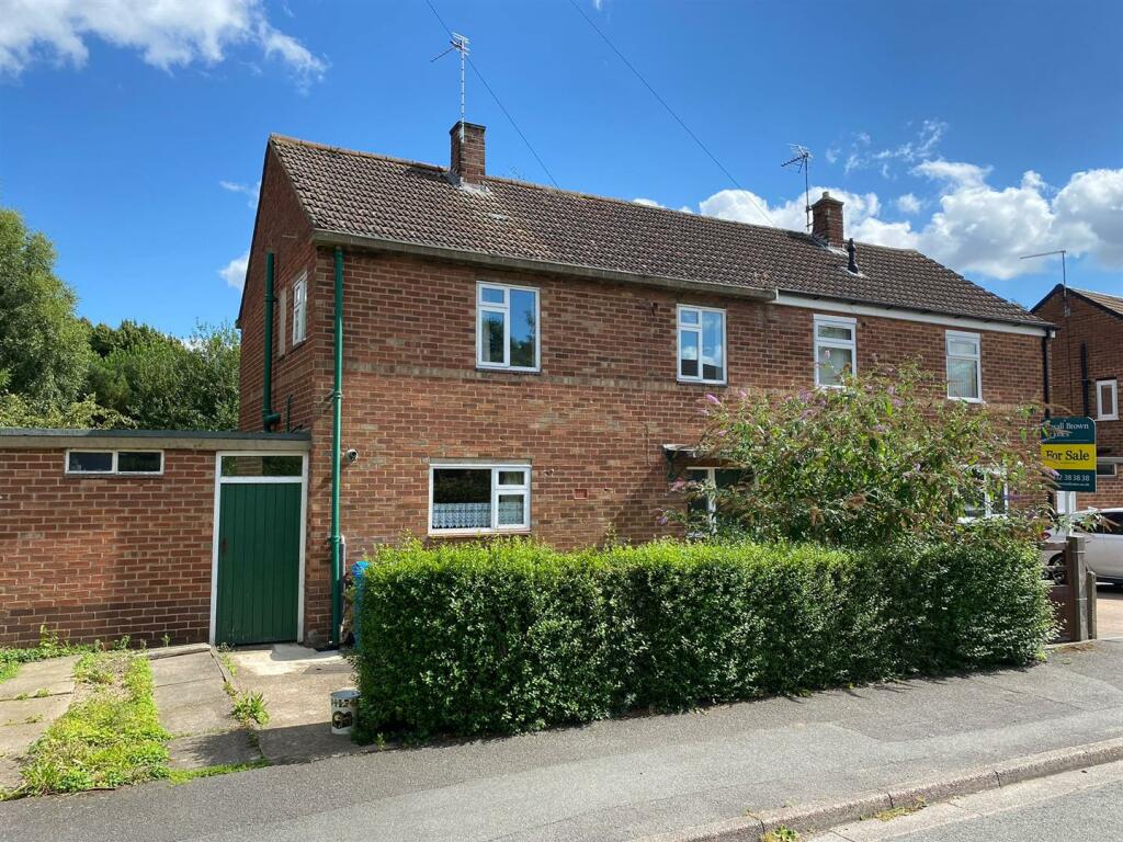3 bedroom semidetached house for sale in Kingsbury Road, Mackworth