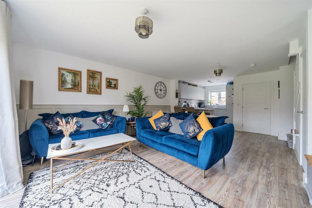 3 bedroom end of terrace house for sale in Bella Rosa Drive, Langley, Maidstone, ME17