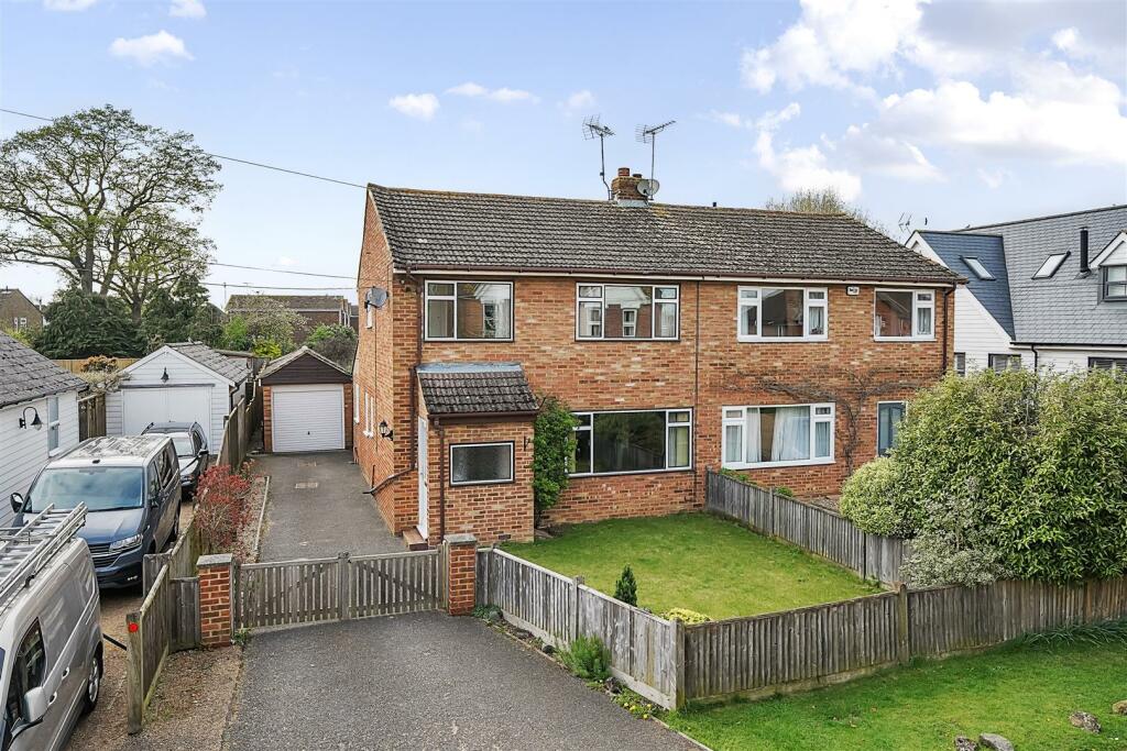 3 bedroom semidetached house for sale in New Road, Headcorn, Ashford, TN27
