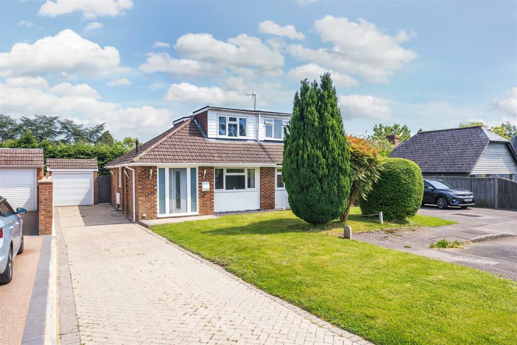 3 bedroom detached house for sale in Mount Lane, Bearsted, Maidstone, ME14