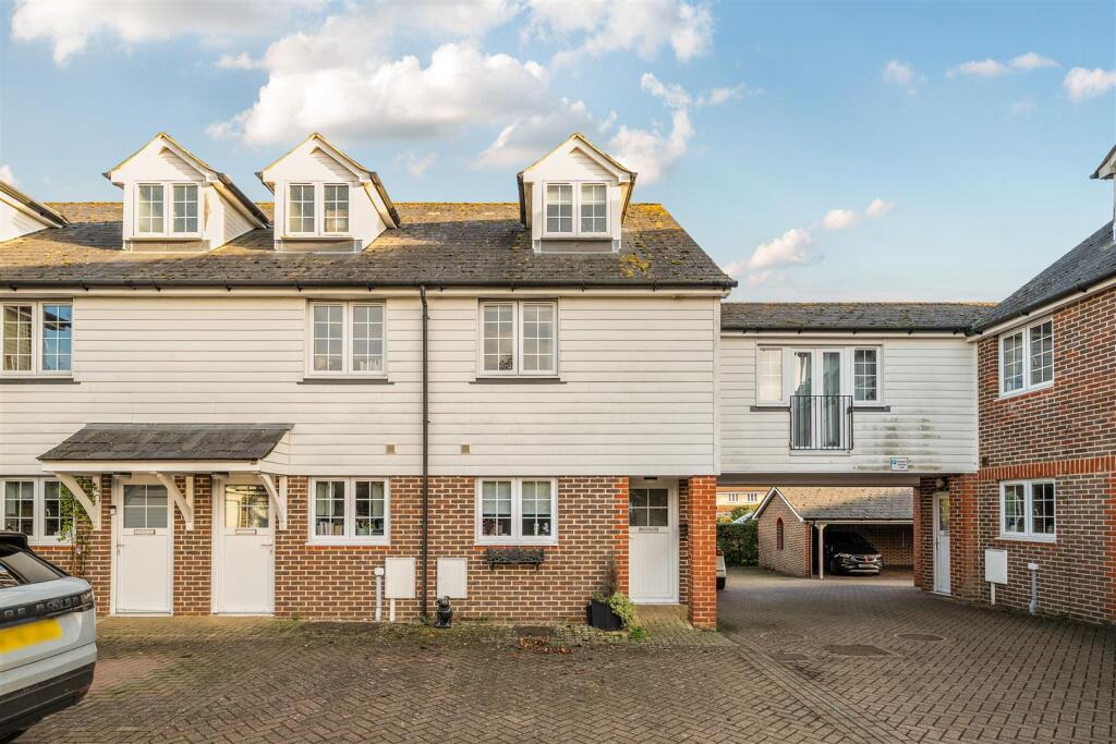 Main image of property: Sherway Close, Headcorn