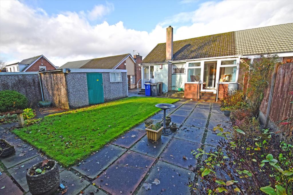 2 bedroom bungalow for sale in Minehead Avenue, Burnley, BB10