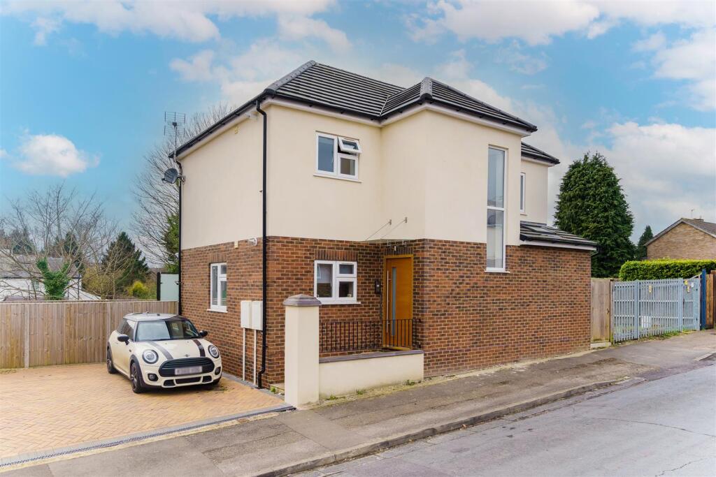 Main image of property: TERRIERS, HIGH WYCOMBE