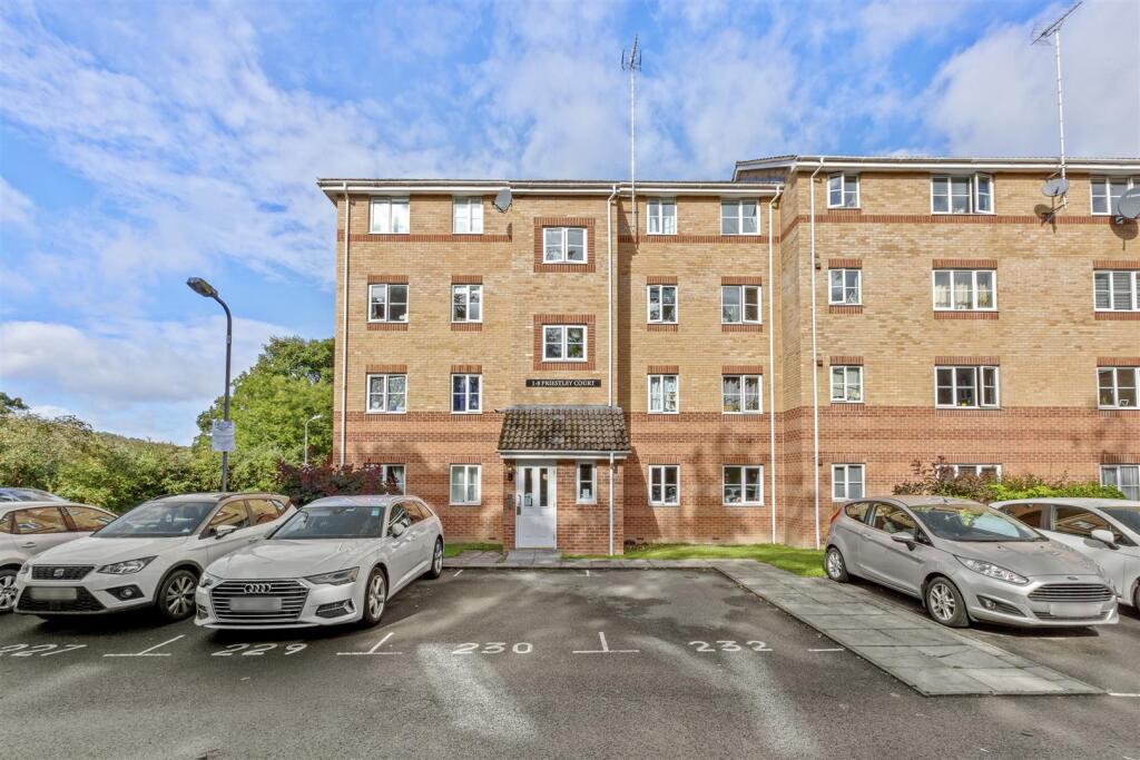 Main image of property: PRINCES GATE, HIGH WYCOMBE