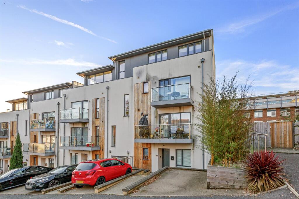 Main image of property: EASTON STREET, HIGH WYCOMBE (WALK OF STATION)