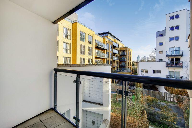 Main image of property: Fabulous Two Bedroom Apartment in Wandsworth