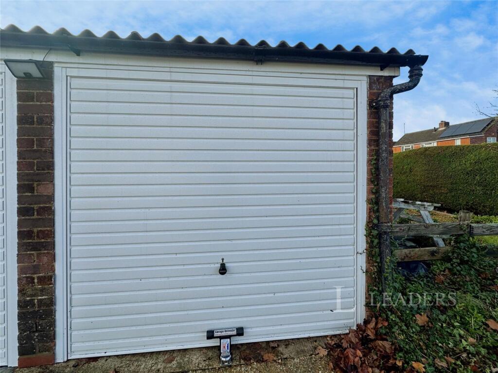 Main image of property: Carisbrooke Road, Cambridge, Cambridgeshire, CB4