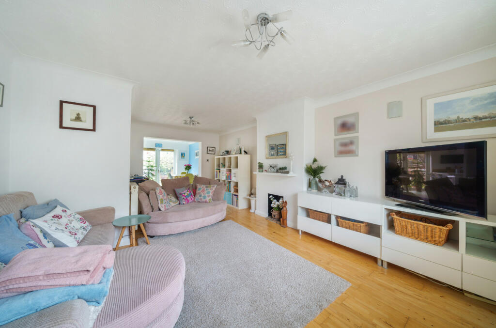 4 bedroom semidetached house for sale in Old Pasture Road, Frimley