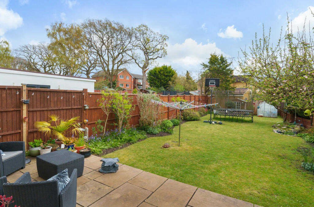 4 bedroom semidetached house for sale in Old Pasture Road, Frimley