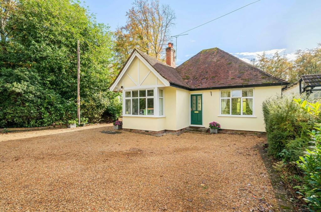 2 bedroom bungalow for sale in Lake Road, Deepcut, Camberley, Surrey, GU16
