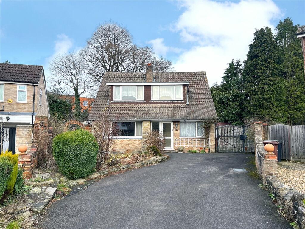4 bedroom detached house for sale in Frimley Grove Gardens, Frimley
