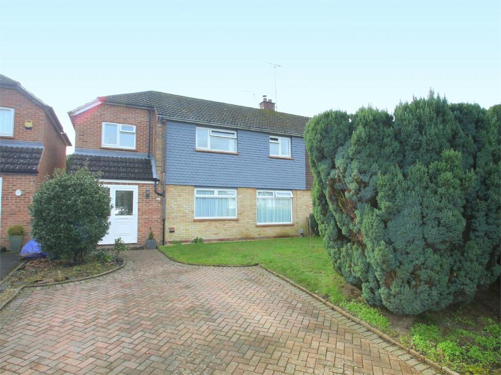3 bedroom semidetached house for sale in Field Lane, Frimley