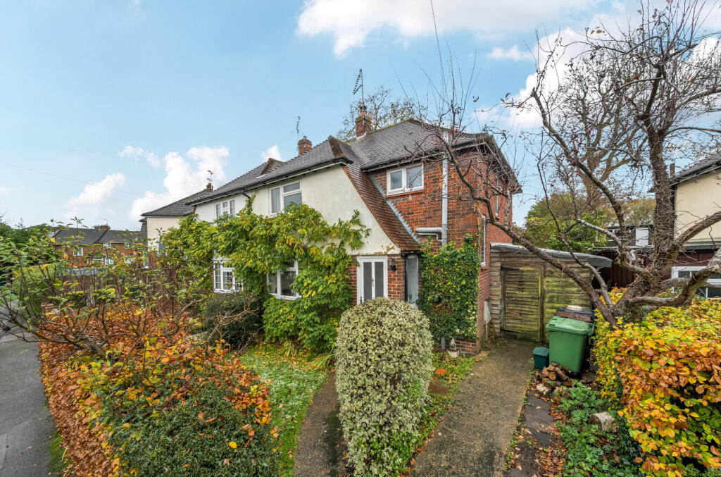 Main image of property: Broadley Green, Windlesham, Surrey, GU20