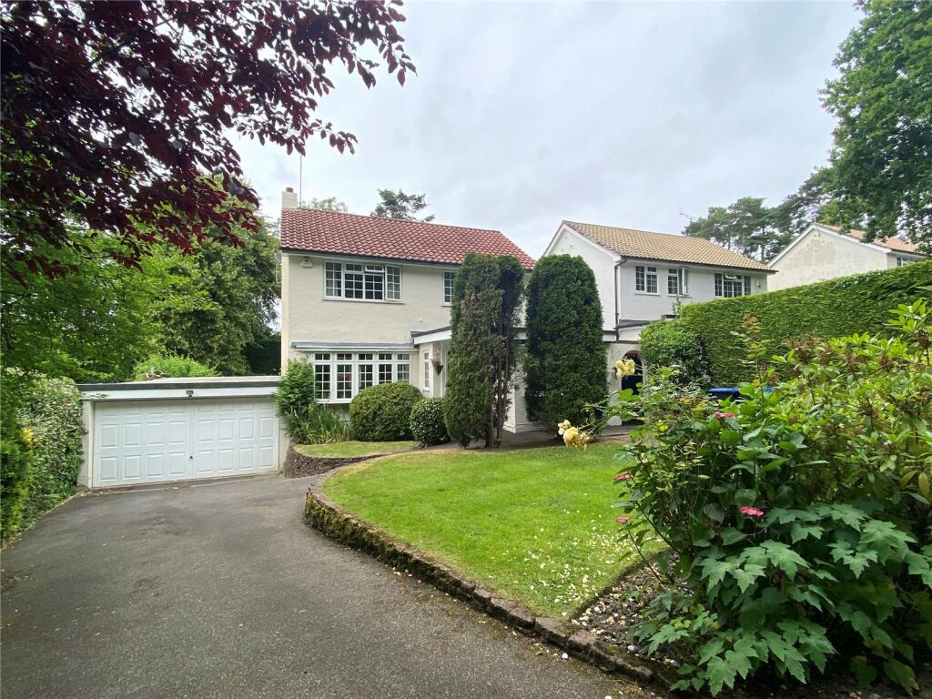 Main image of property: Elmgrove Close, Woking, Surrey, GU21