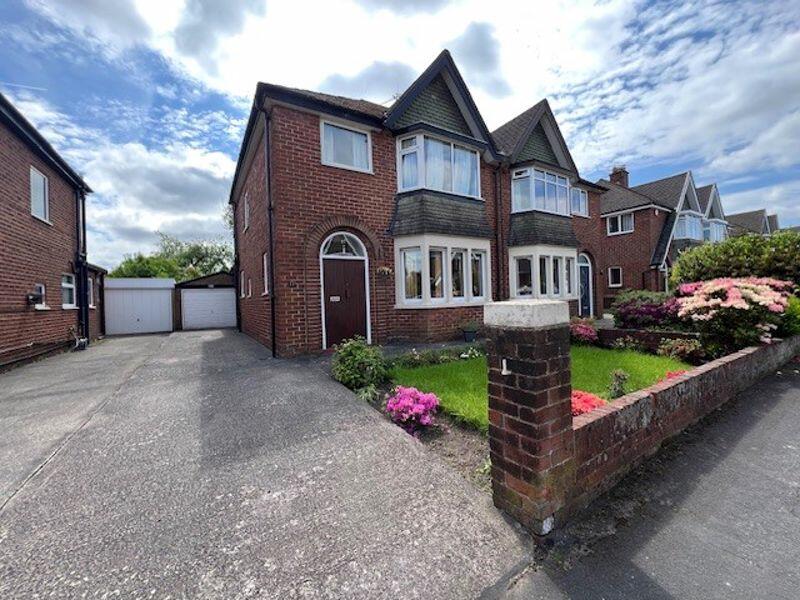 3 bedroom semidetached house for sale in Moorhey Drive, Penwortham, Preston, PR1