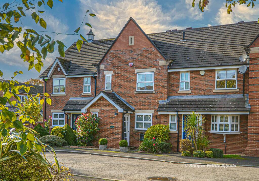 3 bedroom terraced house for sale in Bramhall Lane South, Bramhall, SK7