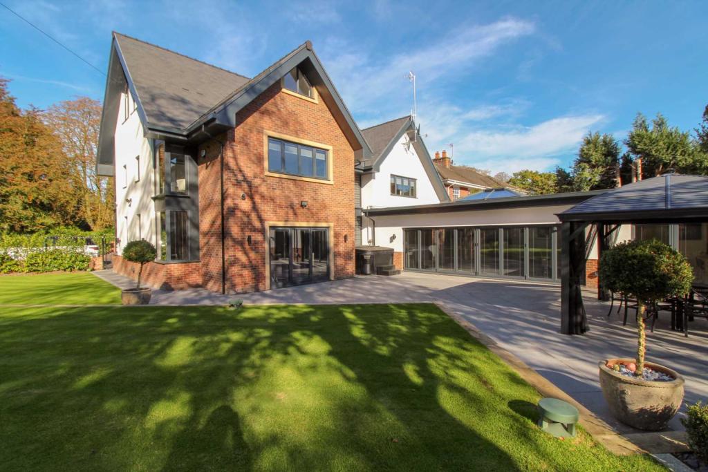 5 bedroom detached house for sale in BROADWAY, Bramhall, SK7