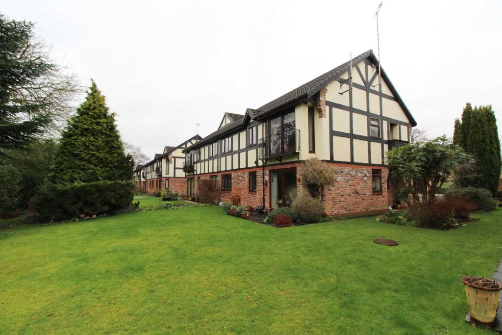 2 bedroom apartment for sale in GLENBOURNE PARK (off Ogden Road