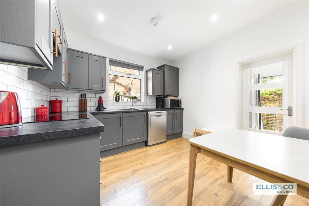 2 bedroom apartment for sale in Marlborough Road, London, N22