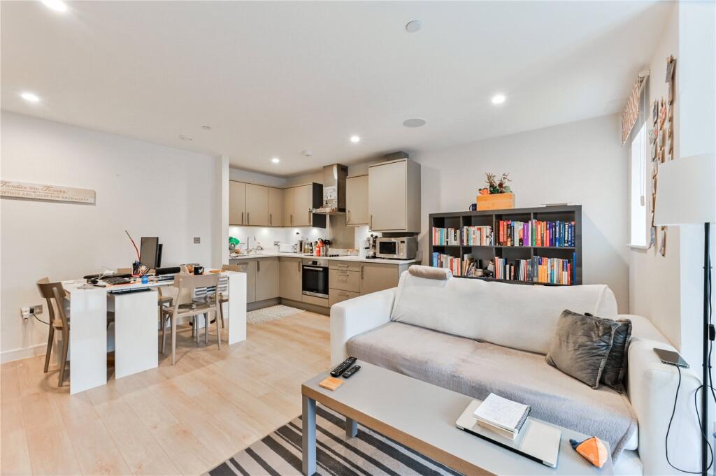 Main image of property: Brunswick Park Road, London, N11