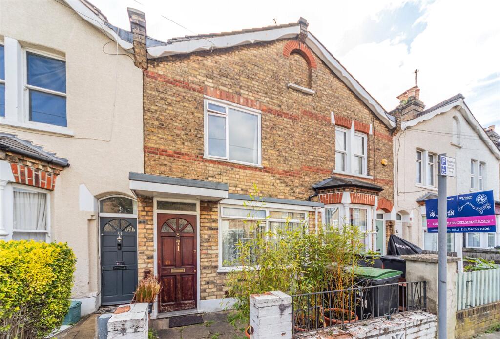 Main image of property: Queens Road, London, N11